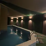 Abu Dhabi Retreat With Private Pool And Private Sauna